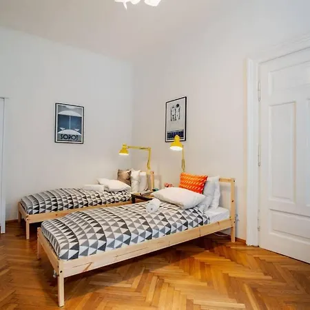 Blue Peace-apartment With Free Parking In Center For 1-6 People Appartement