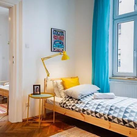 Blue Peace-apartment With Free Parking In Center For 1-6 People Appartement Cracovie