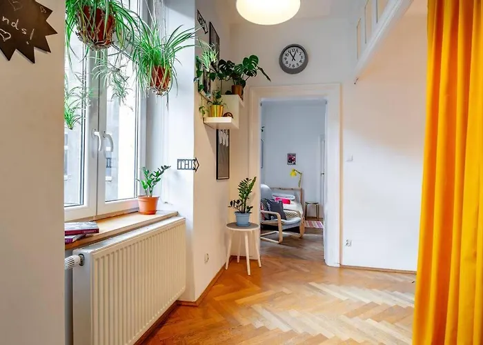 Apartman Blue Peace-apartment With Free Parking In Center For 1-6 People