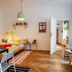 Appartamento Blue Peace-apartment With Free Parking In Center For 1-6 People *